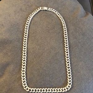 Silver look alike, steel chain, shiny